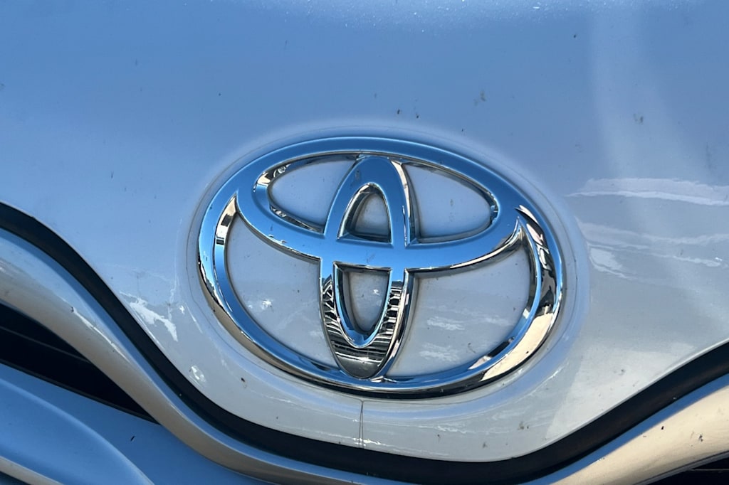 Thumbnail: 2013 Toyota Venza - 14