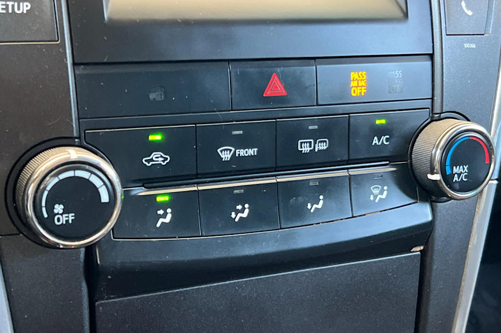 Thumbnail: 2015 Toyota Camry - 24