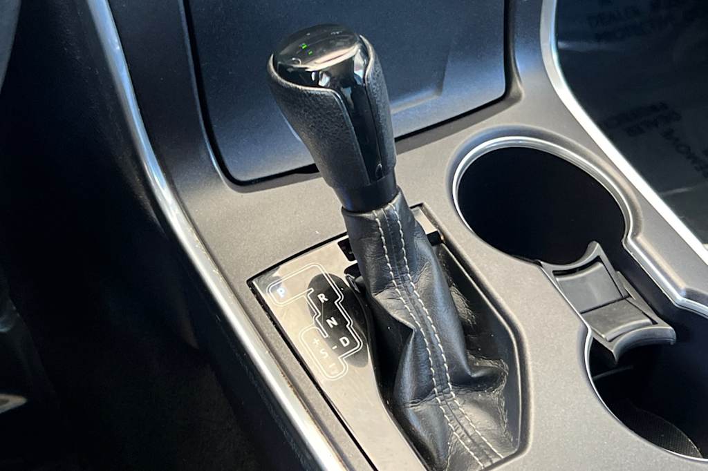 Thumbnail: 2015 Toyota Camry - 14