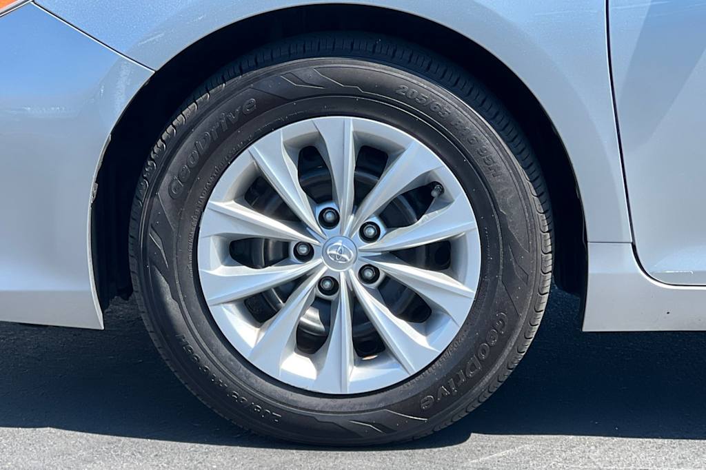 Thumbnail: 2015 Toyota Camry - 7