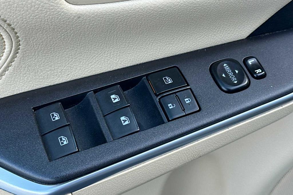 2015 Toyota Camry XLE 21