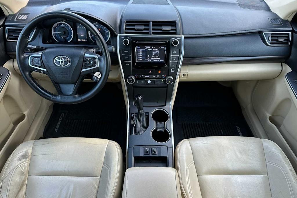 2015 Toyota Camry XLE 2