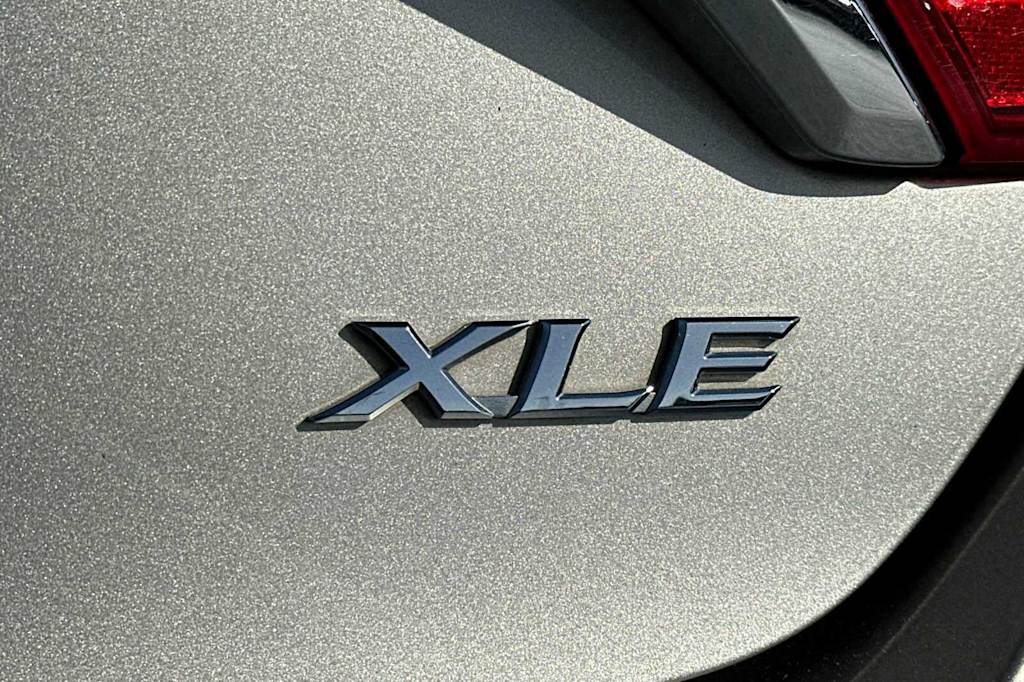 2015 Toyota Camry XLE 7