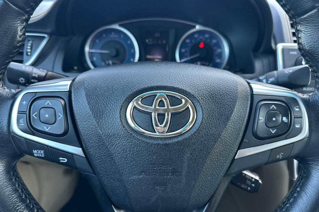 2015 Toyota Camry XLE 27