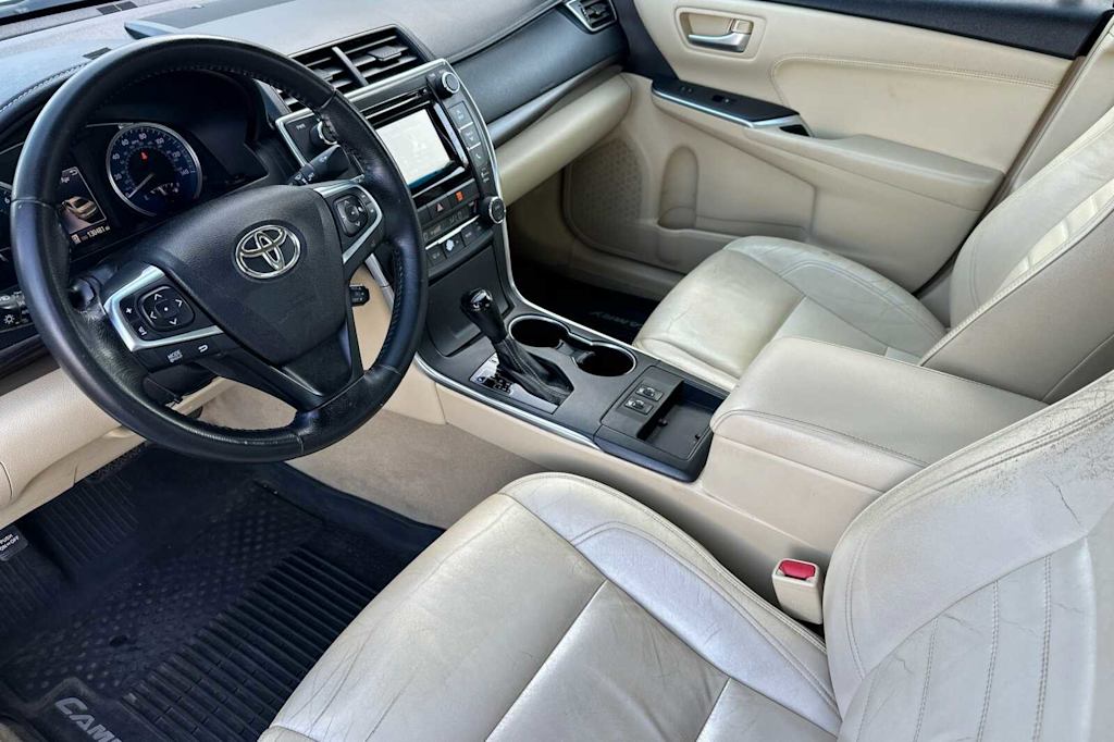 2015 Toyota Camry XLE 9