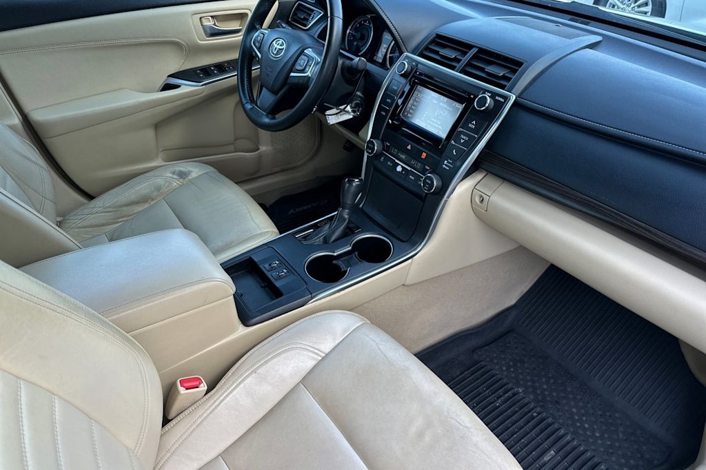 2015 Toyota Camry XLE 12