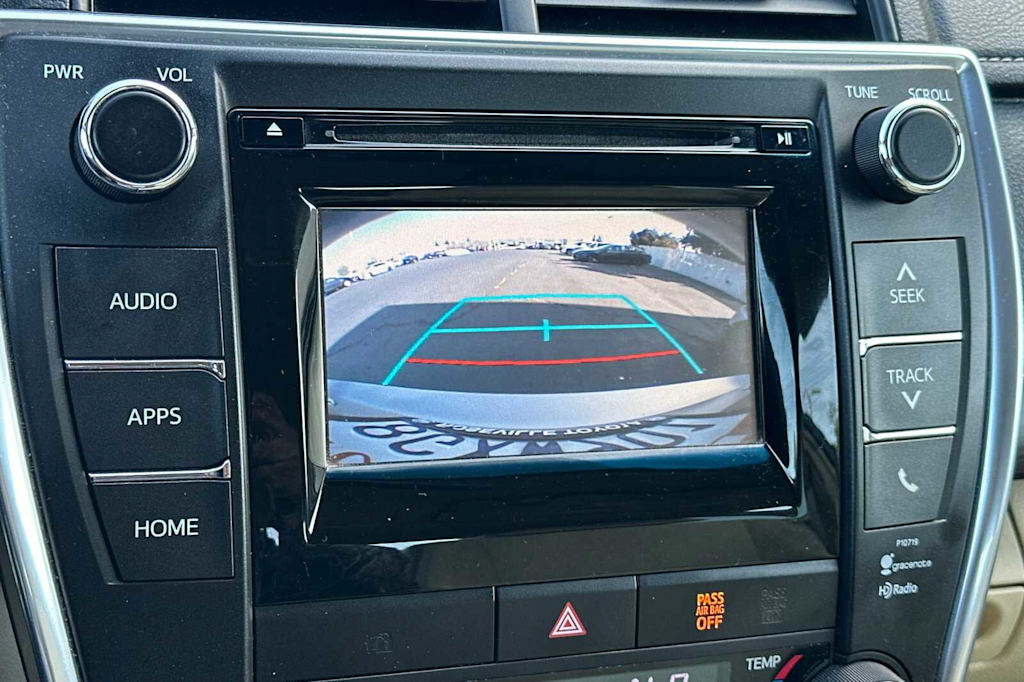 2015 Toyota Camry XLE 25