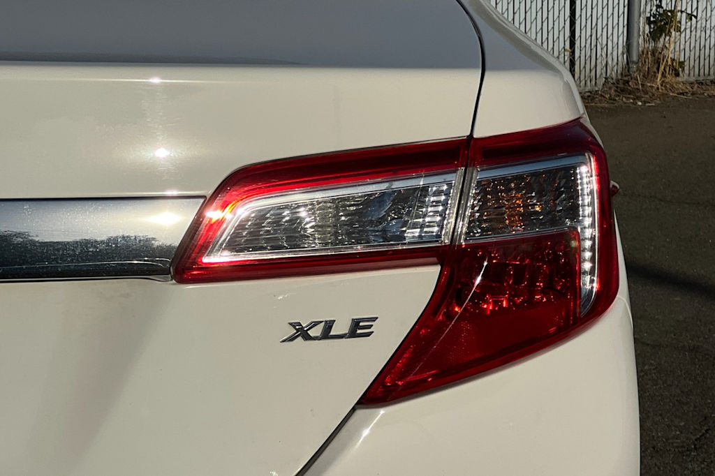 Thumbnail: 2013 Toyota Camry - 22