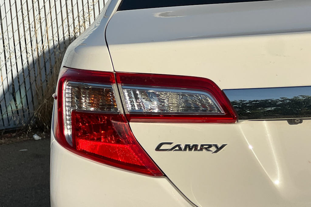 Thumbnail: 2013 Toyota Camry - 24