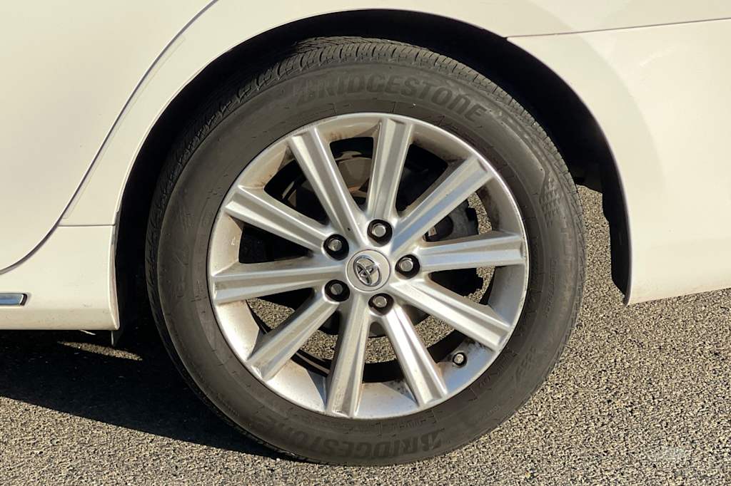 Thumbnail: 2013 Toyota Camry - 26