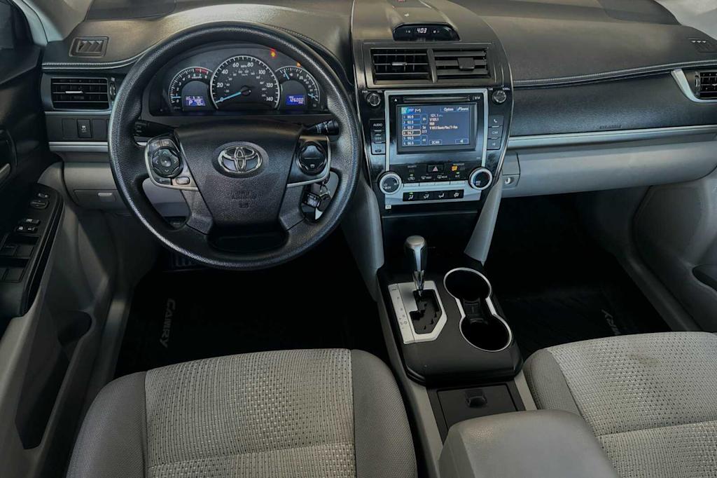 2014 Toyota Camry LE 9