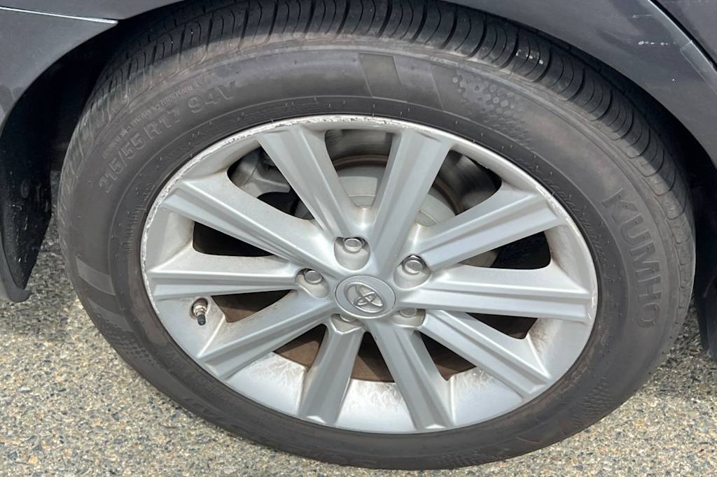 Thumbnail: 2013 Toyota Camry - 18