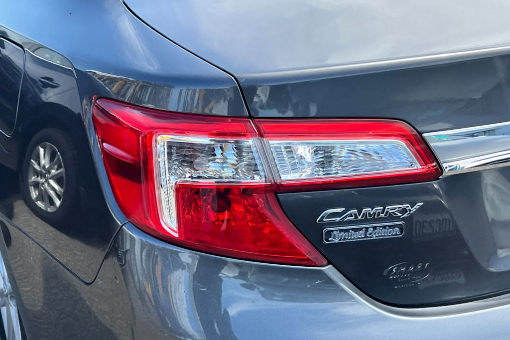 Thumbnail: 2013 Toyota Camry - 21