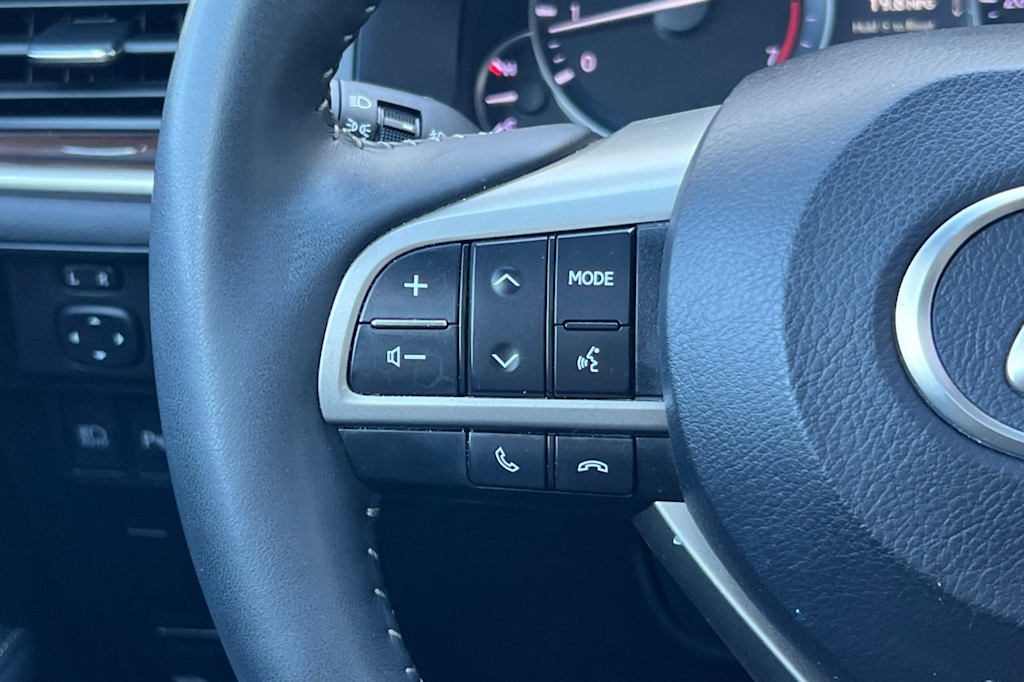Thumbnail: 2018 Lexus ES - 29