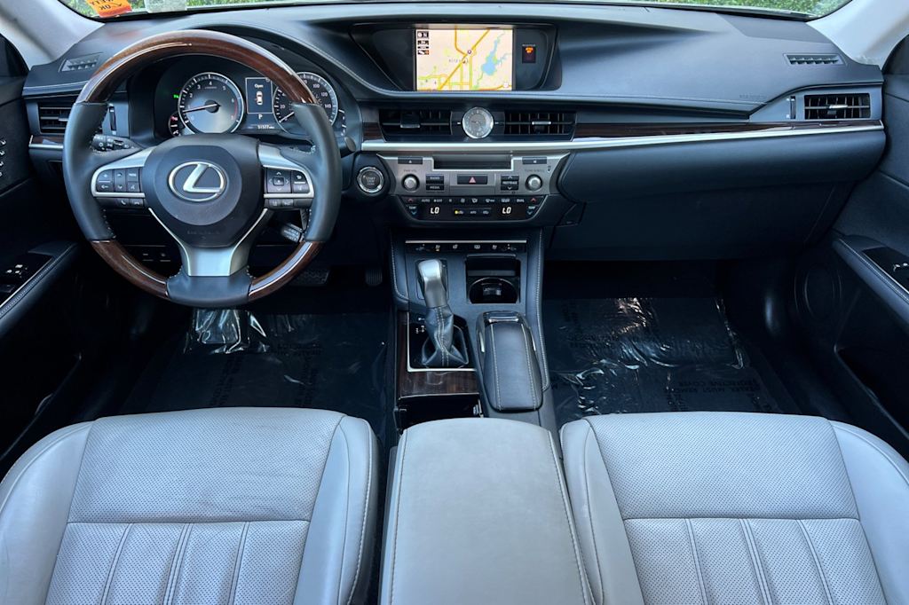 Thumbnail: 2018 Lexus ES - 2