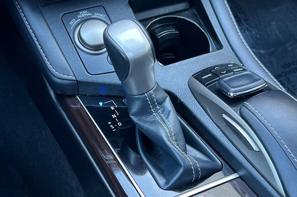Thumbnail: 2018 Lexus ES - 13