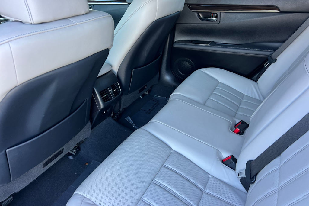 Thumbnail: 2018 Lexus ES - 9