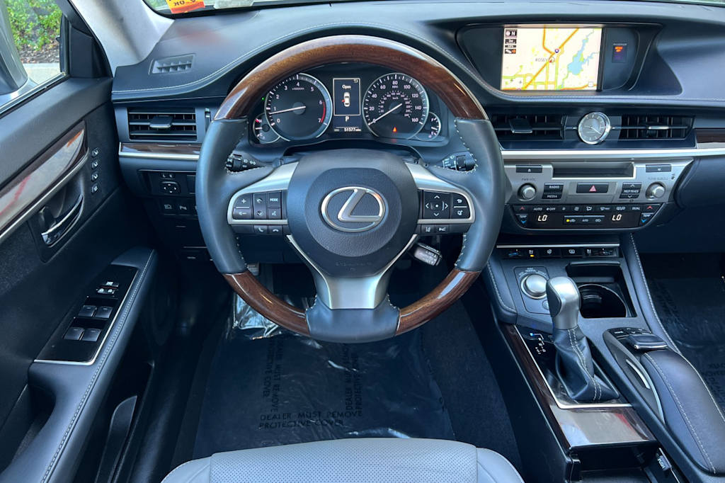 Thumbnail: 2018 Lexus ES - 10
