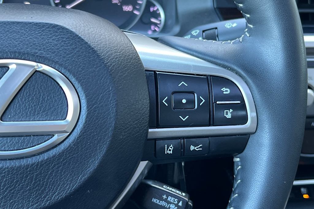 Thumbnail: 2018 Lexus ES - 30