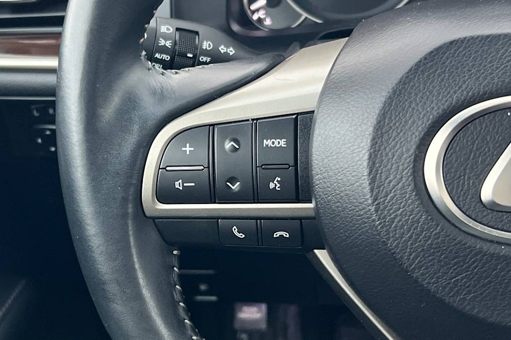 Thumbnail: 2016 Lexus ES - 26