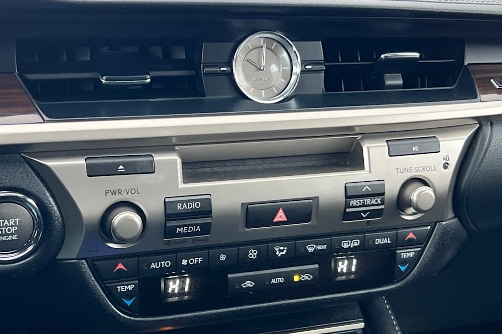 Thumbnail: 2016 Lexus ES - 23