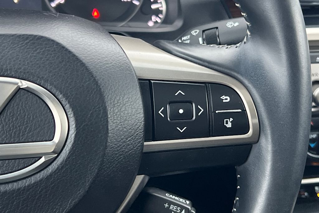 Thumbnail: 2016 Lexus ES - 27