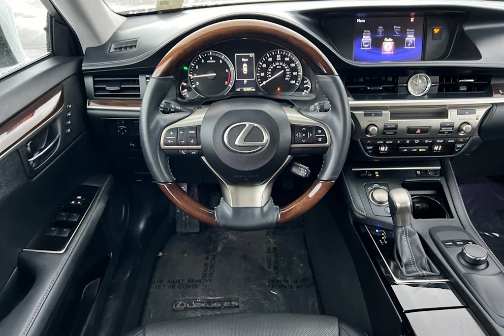 Thumbnail: 2016 Lexus ES - 10