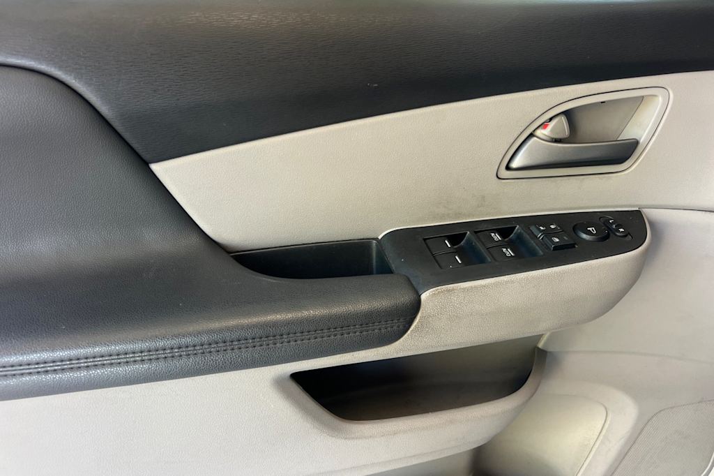 Thumbnail: 2012 Honda Odyssey - 20