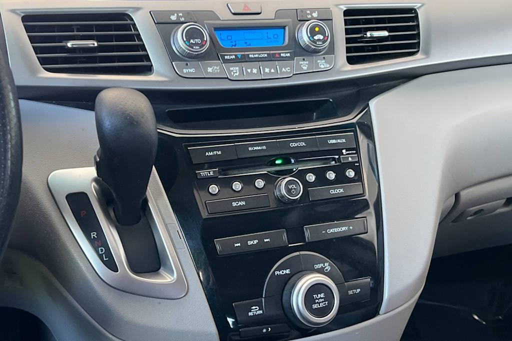 Thumbnail: 2012 Honda Odyssey - 28