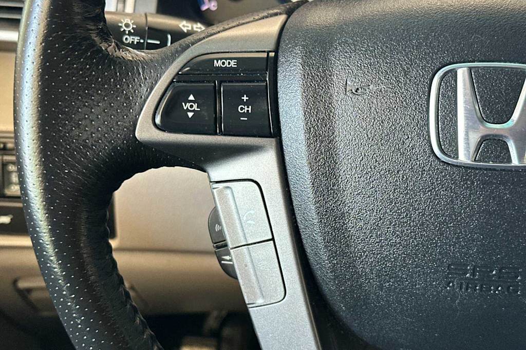 Thumbnail: 2013 Honda Odyssey - 30