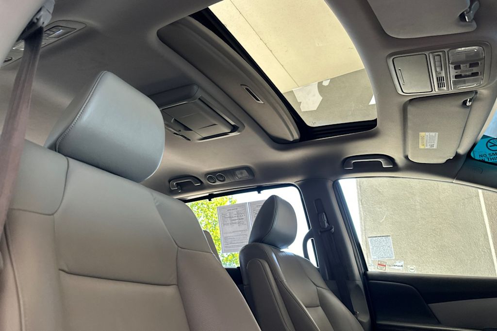 Thumbnail: 2013 Honda Odyssey - 25
