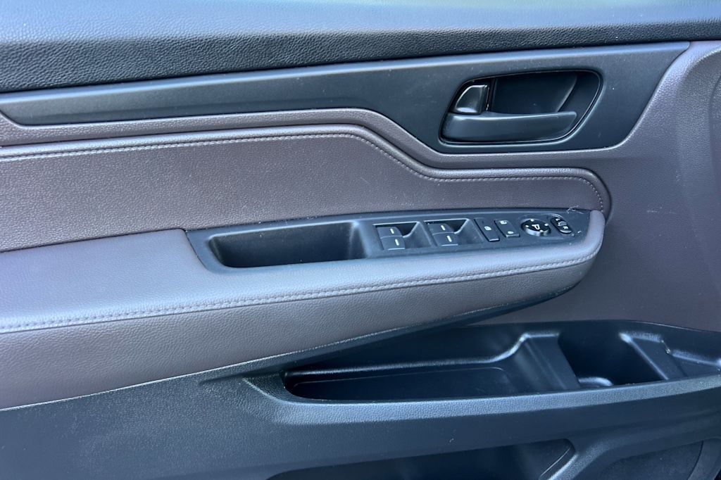 Thumbnail: 2018 Honda Odyssey - 19