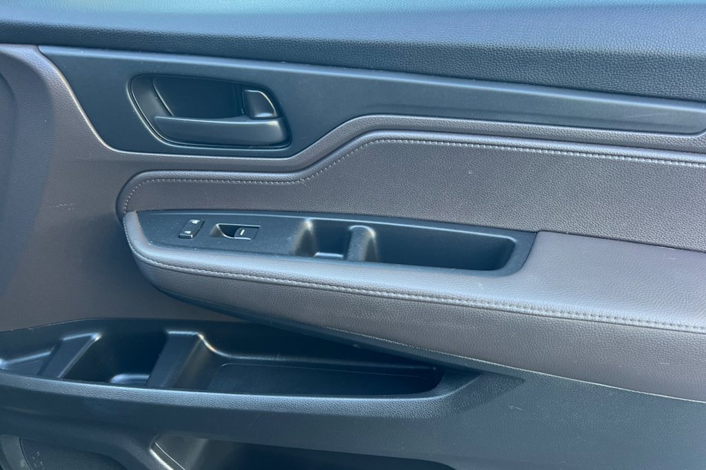 Thumbnail: 2018 Honda Odyssey - 23