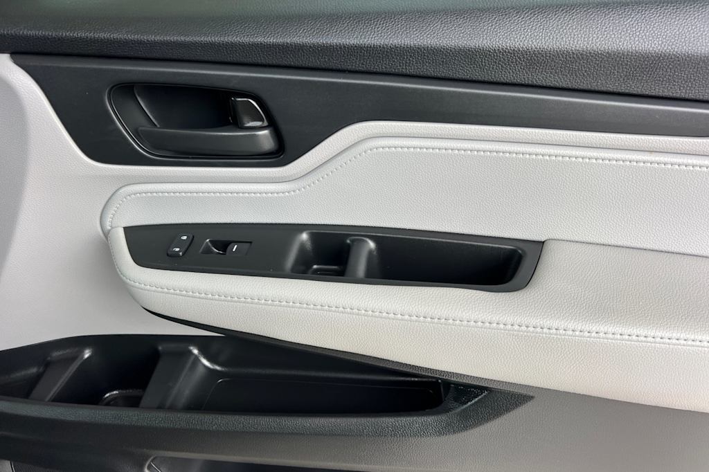 Thumbnail: 2019 Honda Odyssey - 24