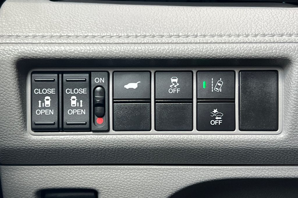 Thumbnail: 2019 Honda Odyssey - 32