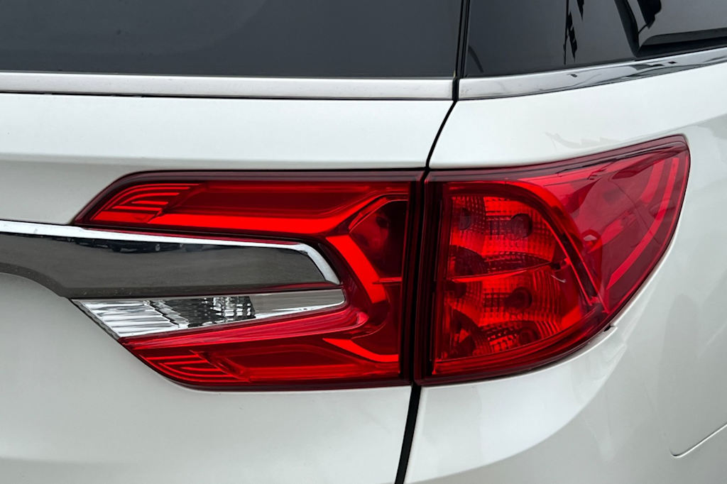 Thumbnail: 2019 Honda Odyssey - 17