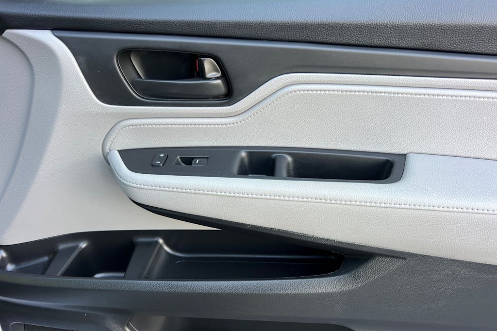 Thumbnail: 2020 Honda Odyssey - 23