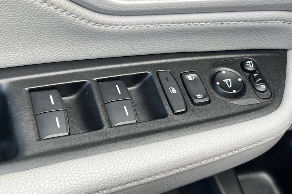 Thumbnail: 2022 Honda Odyssey - 21