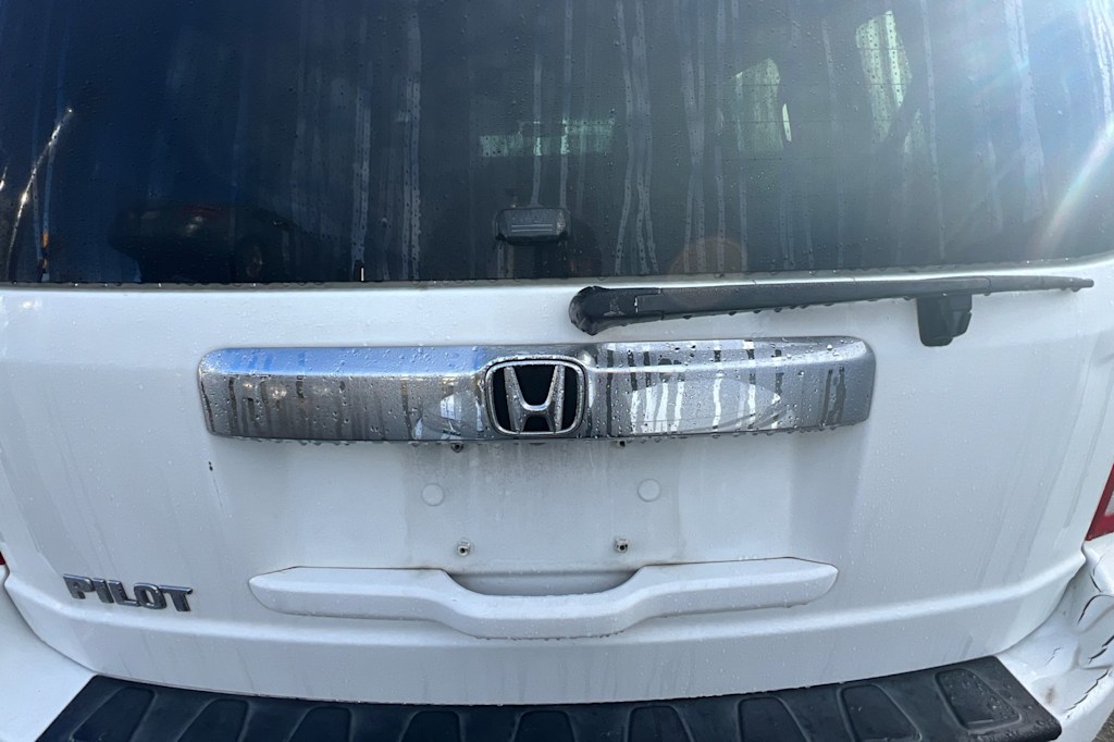 Thumbnail: 2011 Honda Pilot - 16