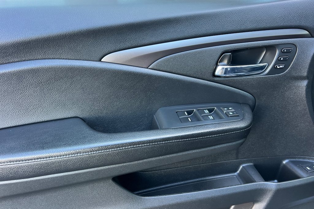 Thumbnail: 2021 Honda Pilot - 21