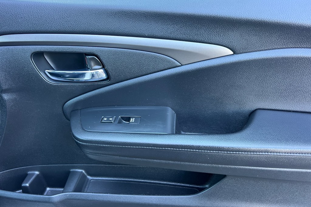 Thumbnail: 2021 Honda Pilot - 26