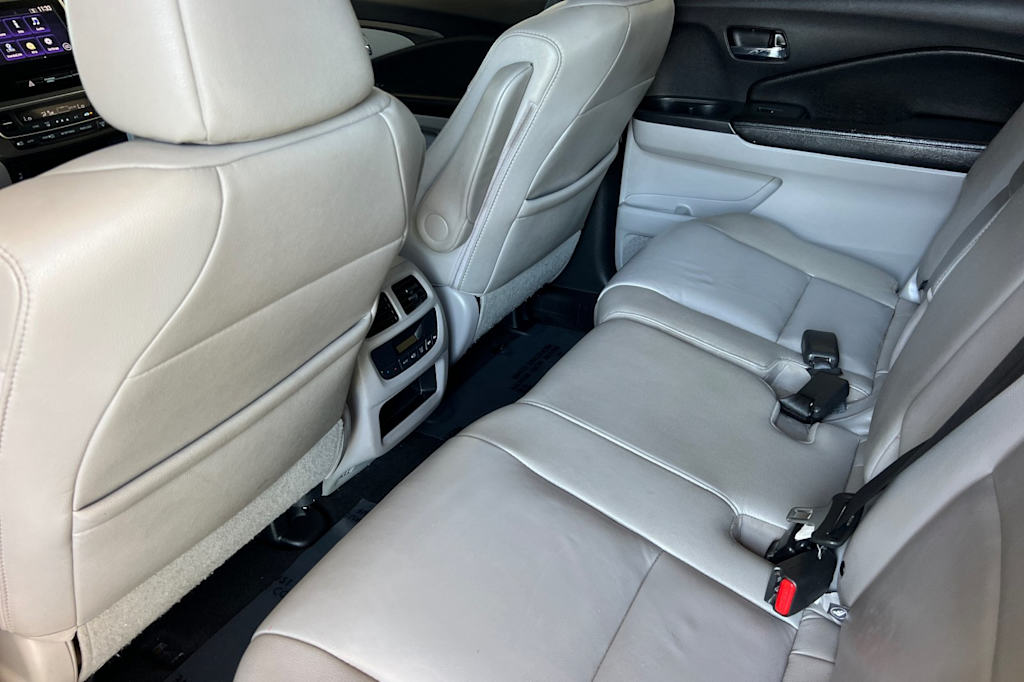 Thumbnail: 2016 Honda Pilot - 10