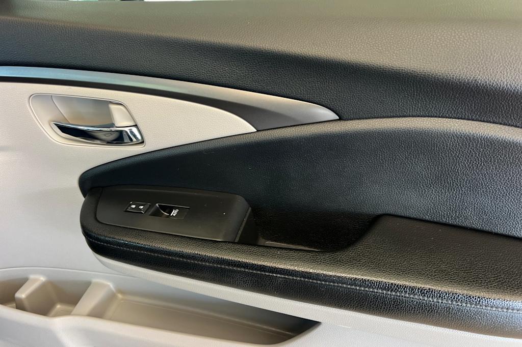 Thumbnail: 2016 Honda Pilot - 25