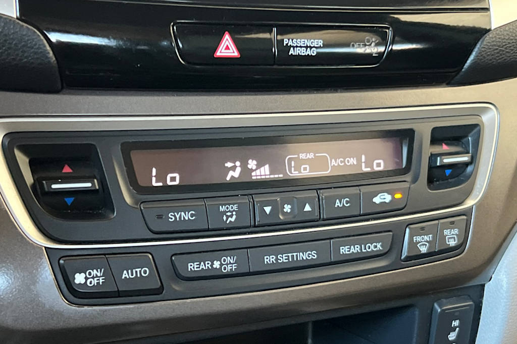 Thumbnail: 2016 Honda Pilot - 27