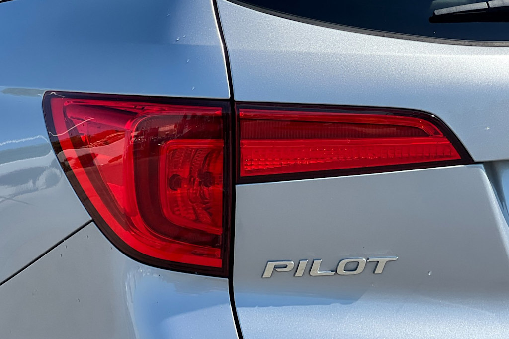 Thumbnail: 2016 Honda Pilot - 33