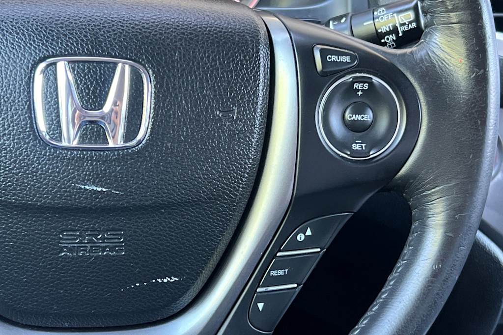 Thumbnail: 2017 Honda Pilot - 31