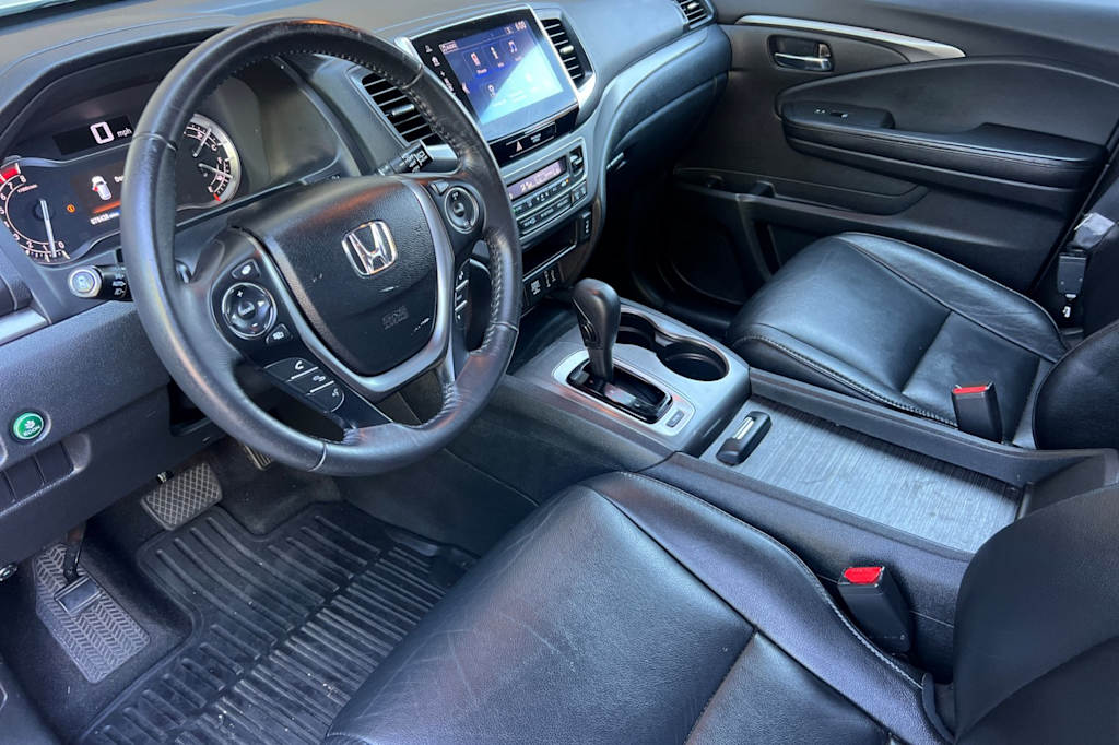 Thumbnail: 2017 Honda Pilot - 8