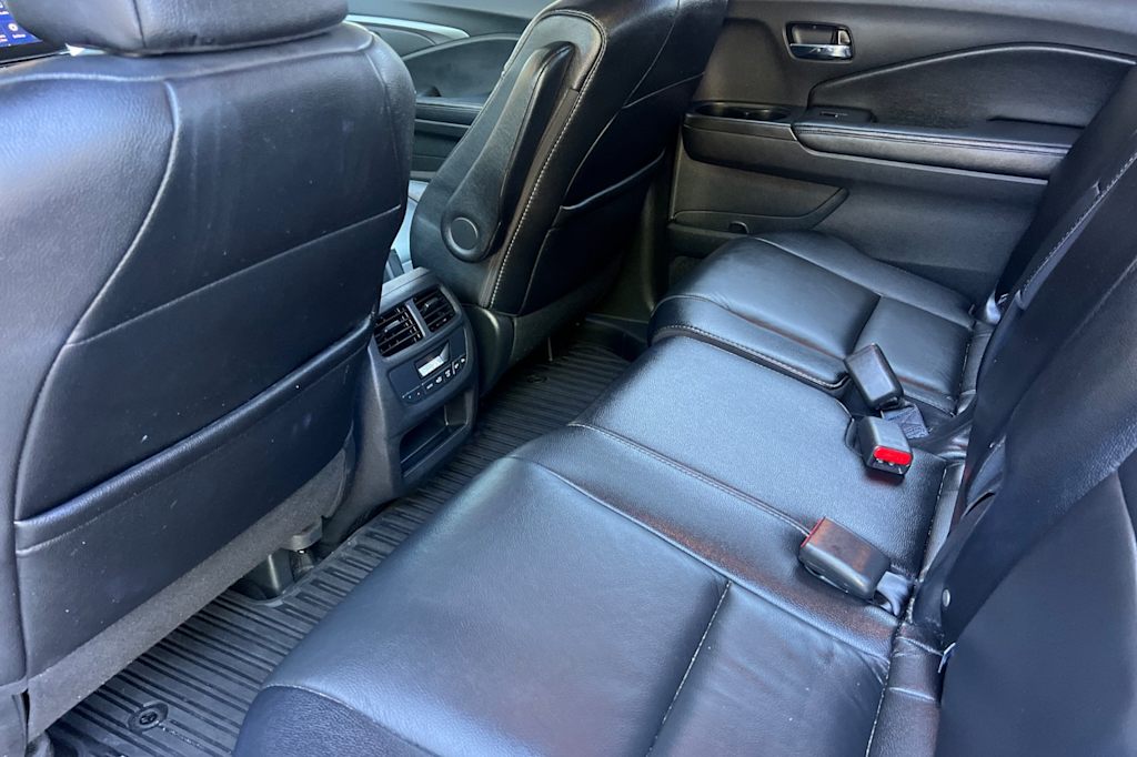 Thumbnail: 2017 Honda Pilot - 9