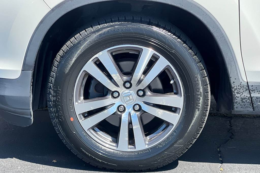 Thumbnail: 2017 Honda Pilot - 7