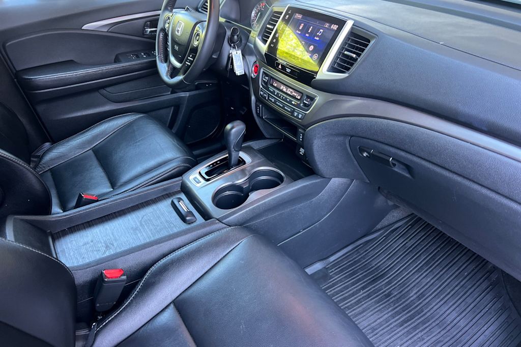 Thumbnail: 2017 Honda Pilot - 11